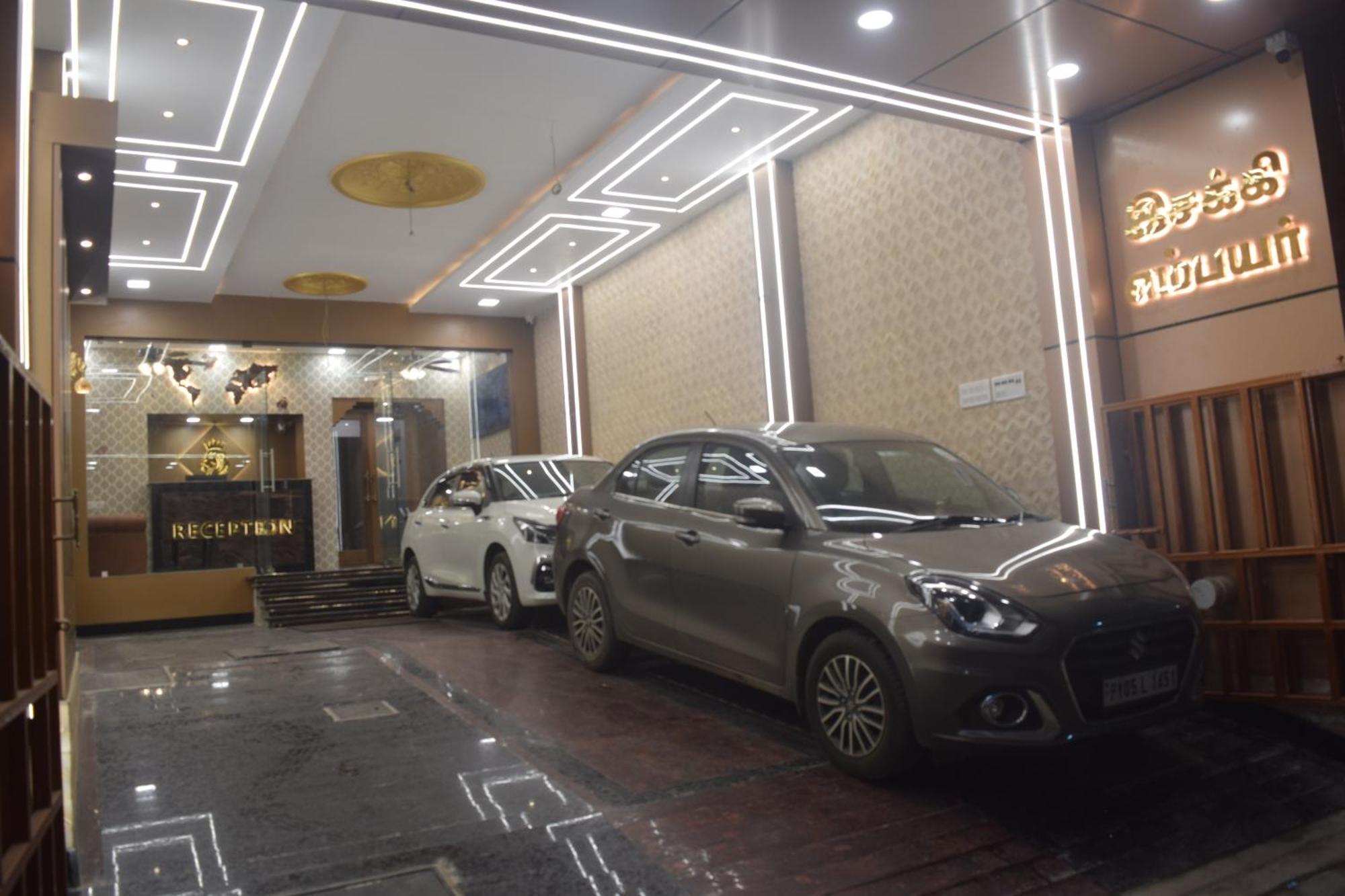 Esakki Empire Hotell Chennai Exteriör bild