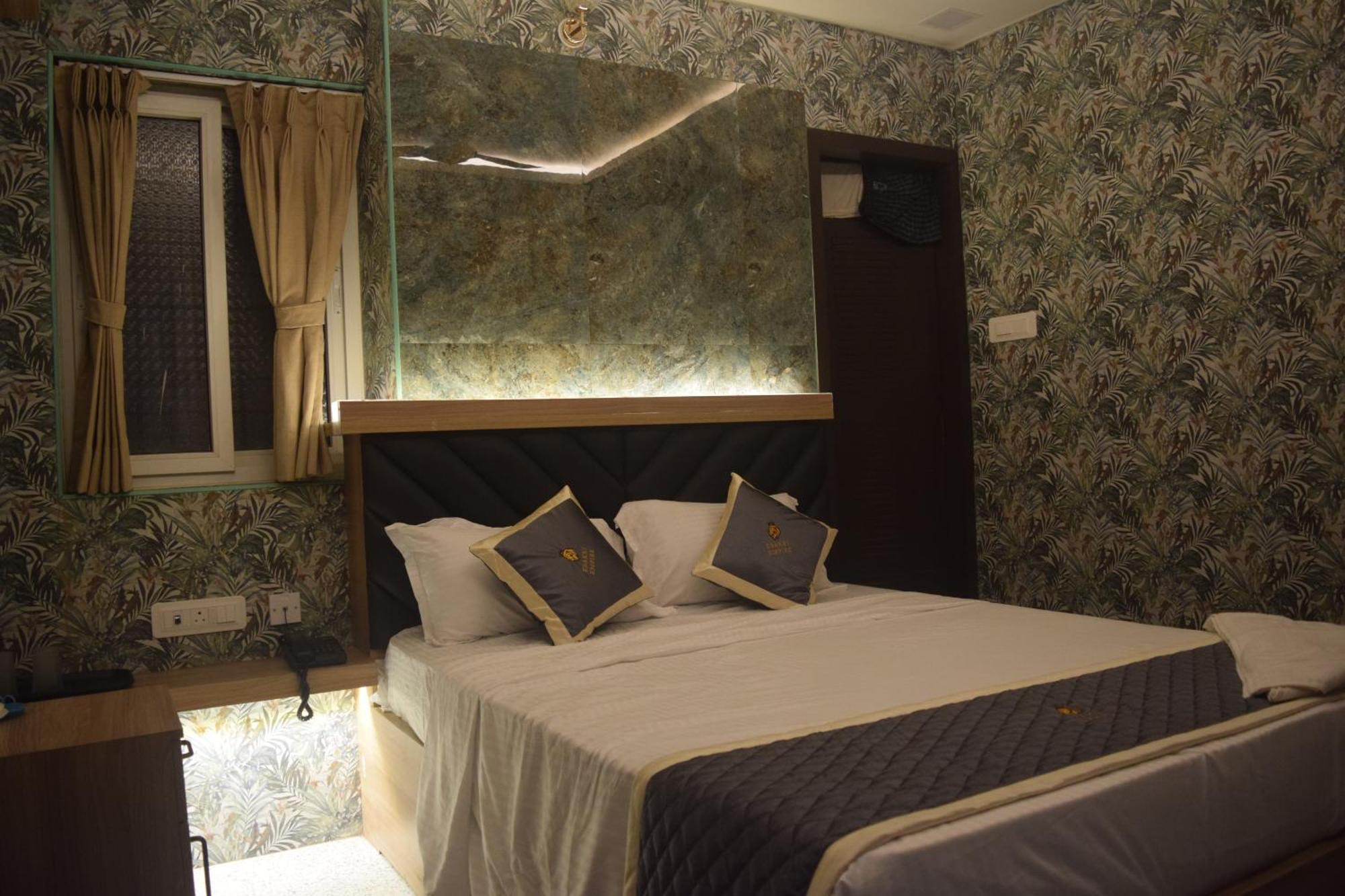 Esakki Empire Hotell Chennai Exteriör bild