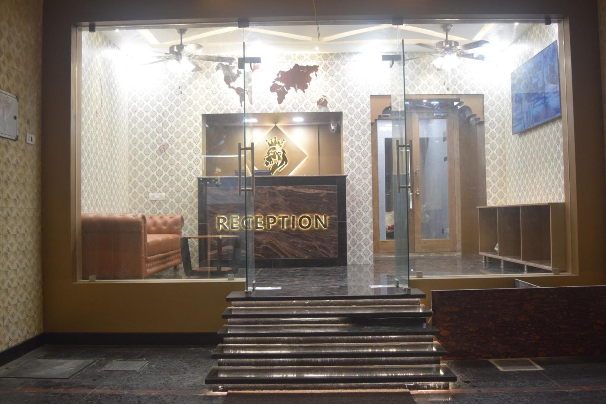 Esakki Empire Hotell Chennai Exteriör bild